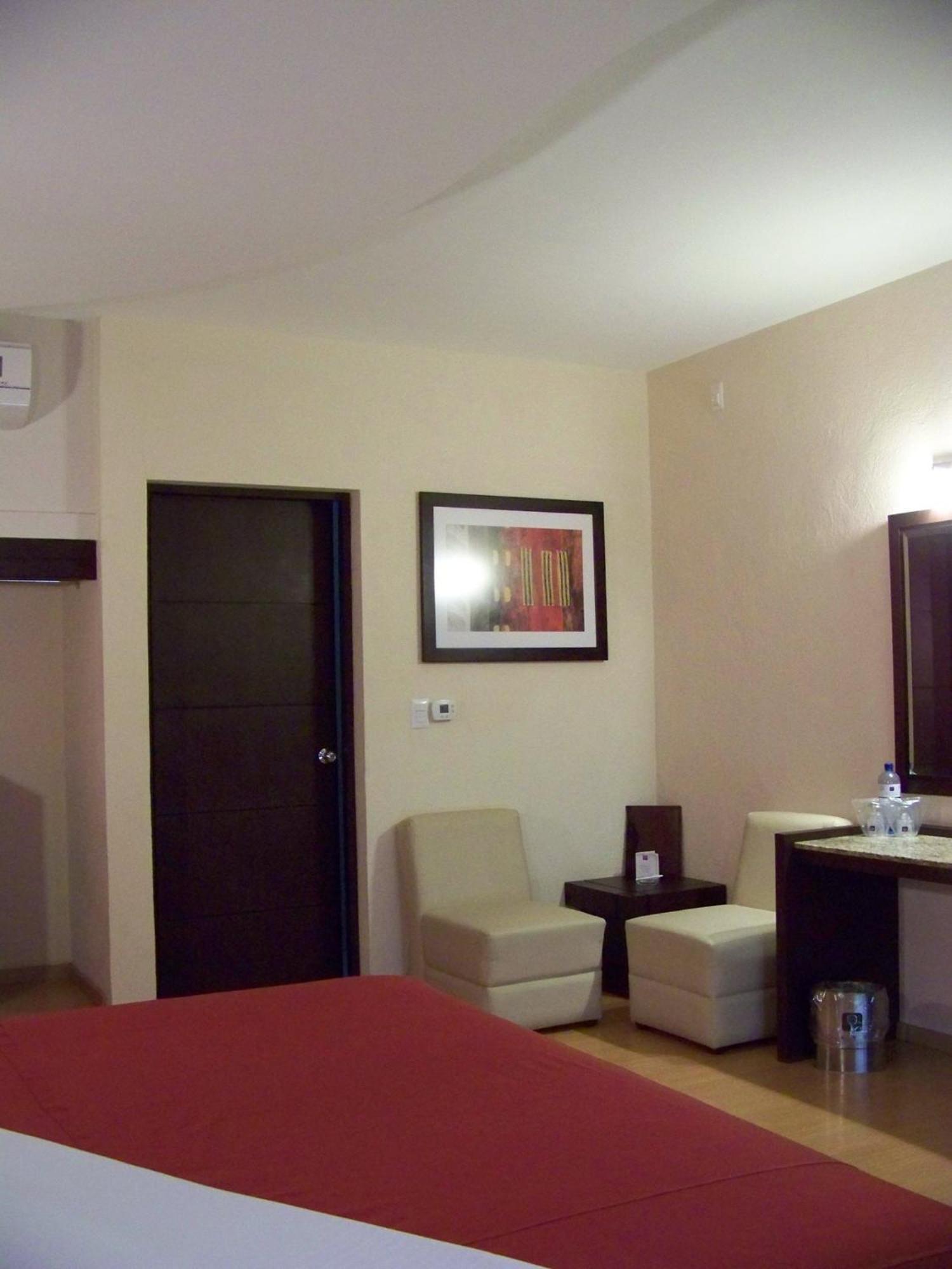 Hotel Oasis Heroica Caborca Exterior photo
